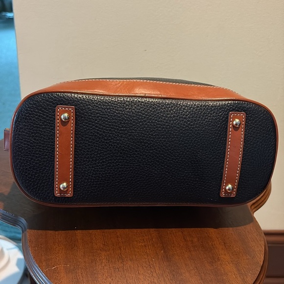 Dooney Bourke   Dome top satchel pebble, leather black/cinnamon, brown  trim EUC - Picture 7 of 17